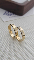 Alianças Magnólia com Diamantes - 4MM